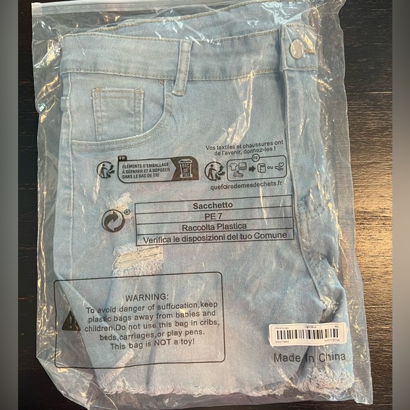 Women’s Blue Frayed Hem Denim Shorts - Picture 4 of 8